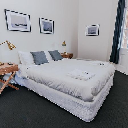 Holmesville Hotel Luaran gambar